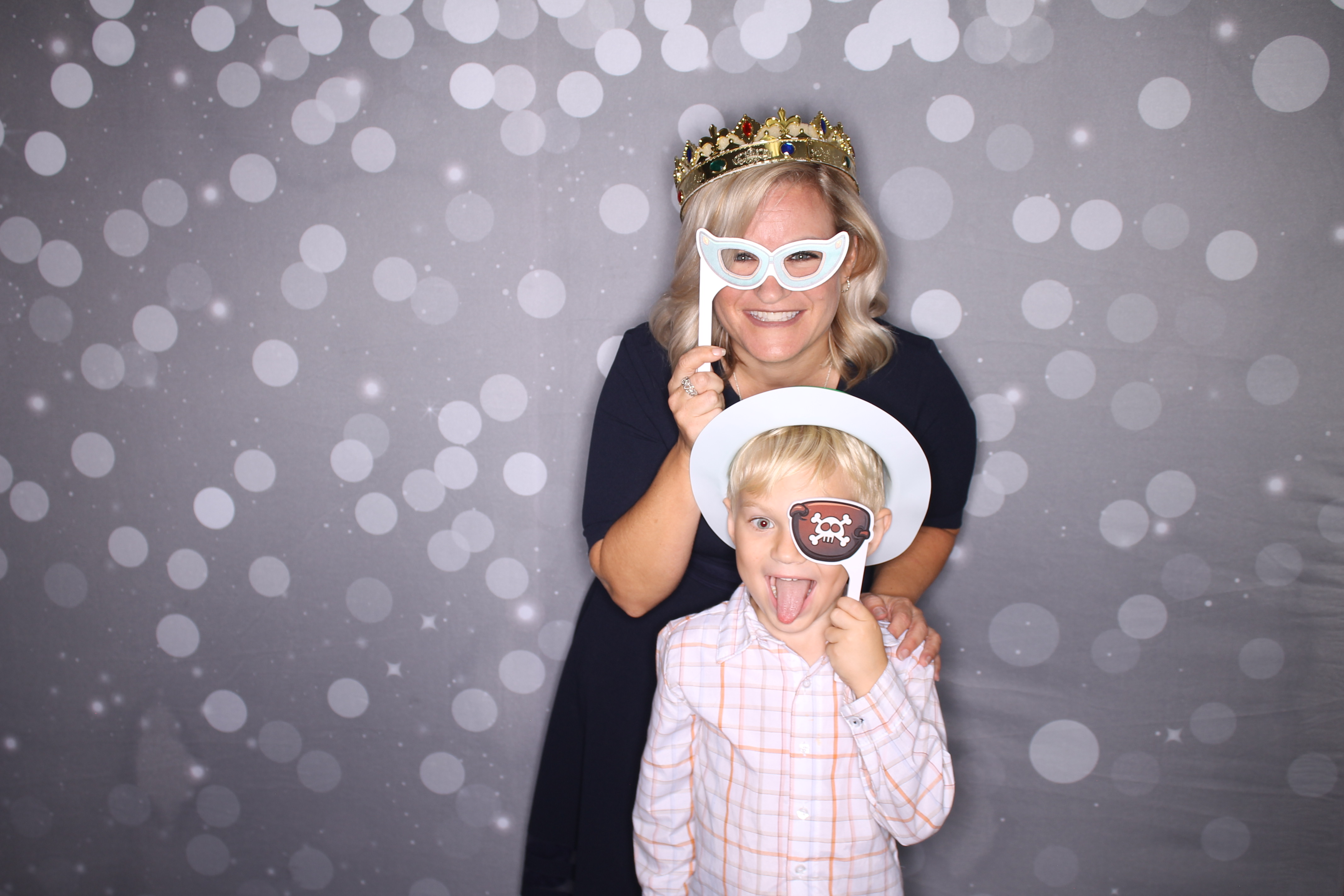 Brian and Brandi’s wedding | View more photos from the event at gallery.photoboothcincy.com/u/PhotoBoothCincy/Brian-and-Brandi’s-wedding